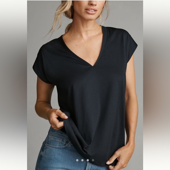 NEW. Frame Le Mid Rise V Neck Tee. NWT - Picture 3 of 7